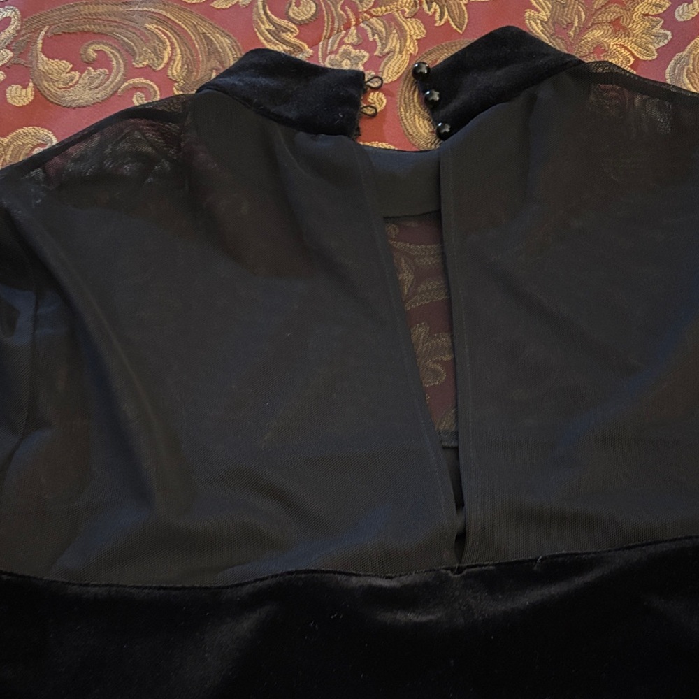 Elegant Black Women's Top - Picture 5 of 6